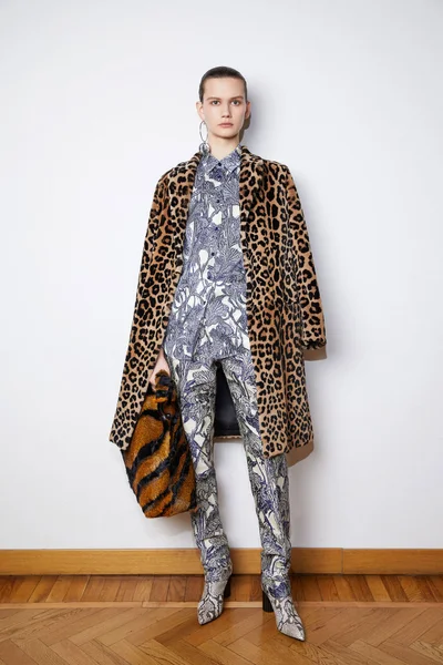 Look 11